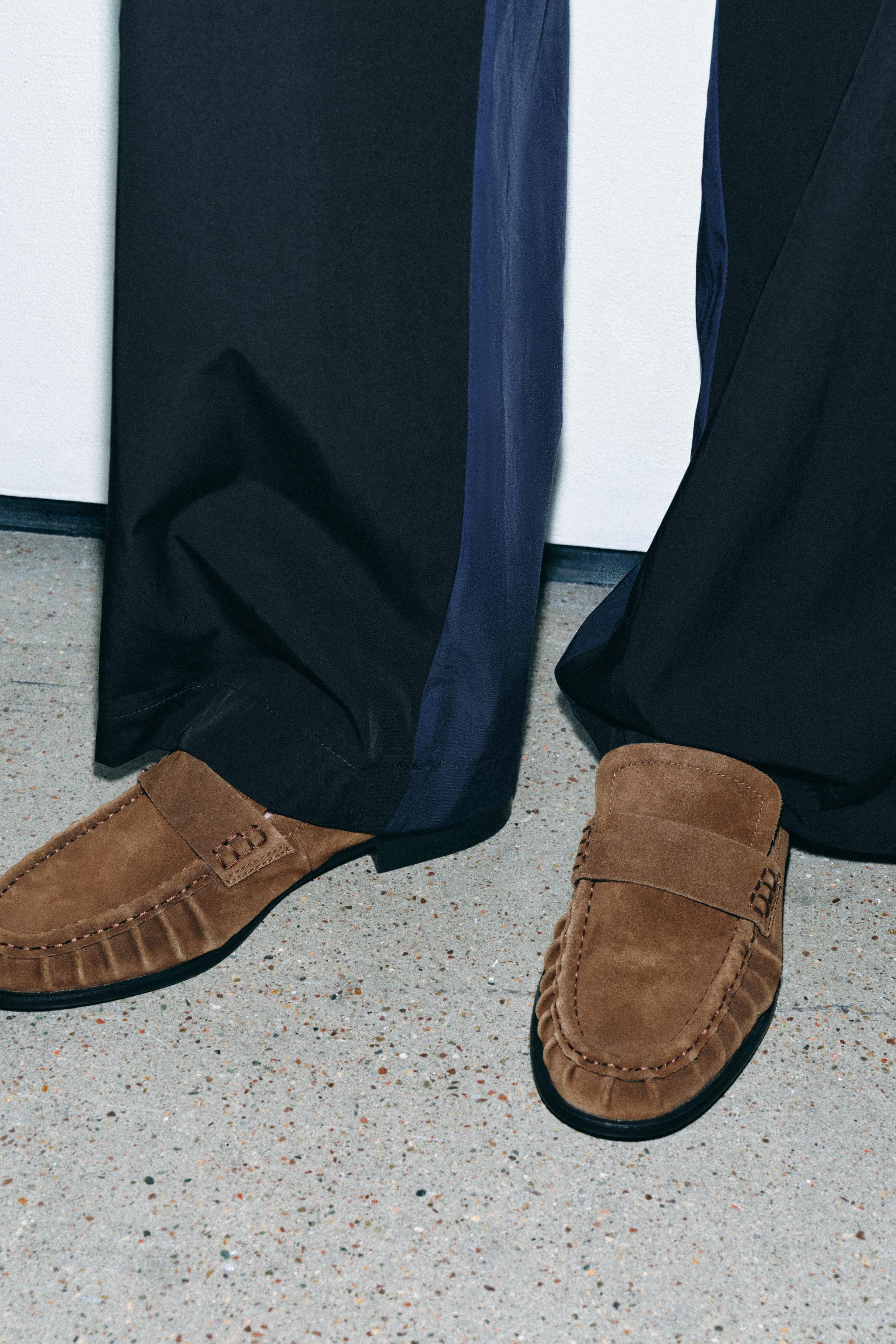 MOCASSINS EN CROÛTE DE CUIR